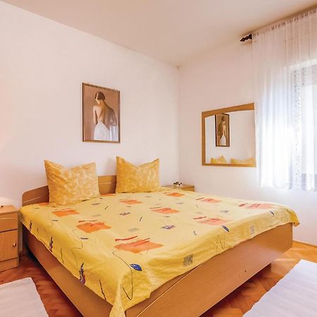 Beautiful Apartment In Нови-Винодолски Экстерьер фото